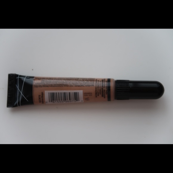 L.A Girl Concealer - Picture 2 of 3